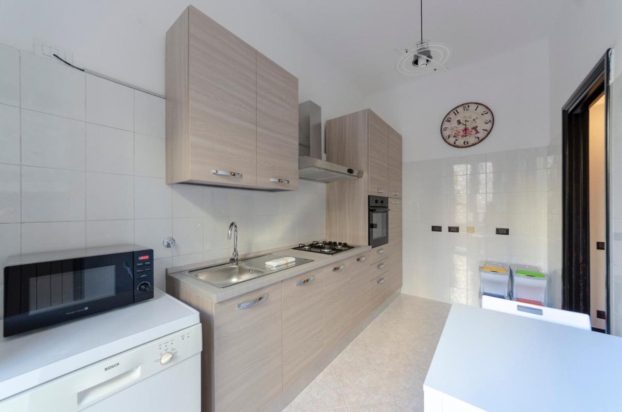 Altido Modern Flat For 6 In The Heart Of Genova Foce Apartment Luaran gambar